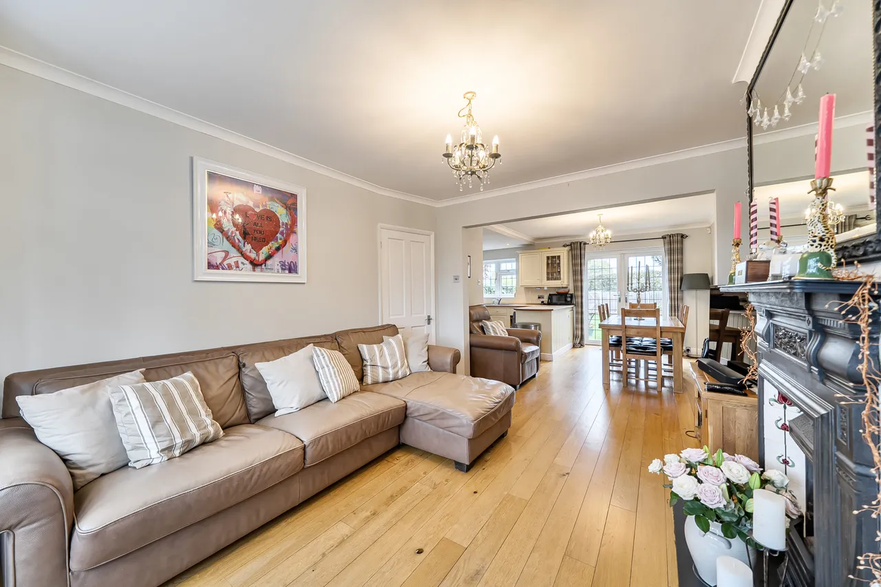 Queens Walk, Ruislip, HA4, photo 4