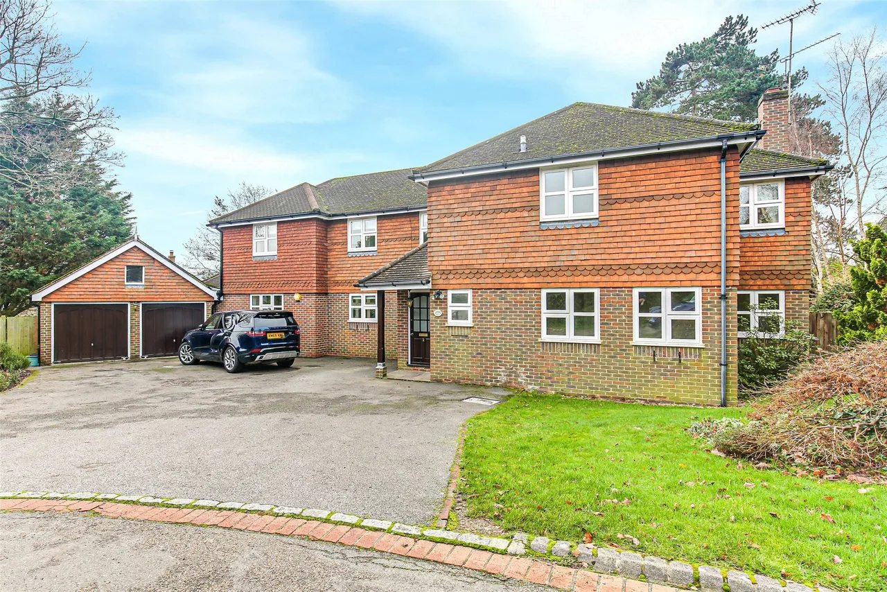 6 bed property for sale, Bluehouse Gardens, Oxted, RH8