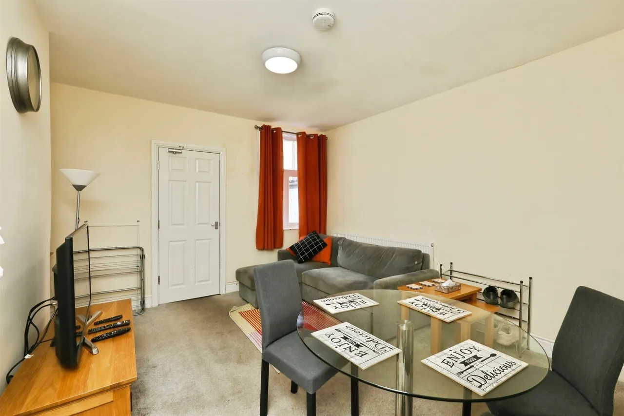 Victoria Road, Retford, photo 3