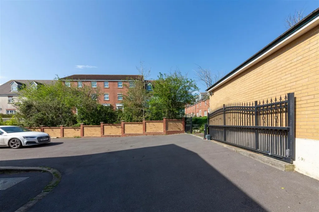 Lane End, Catbrain Lane, Cribbs Causeway, Bristol, BS10 7TJ, photo 20