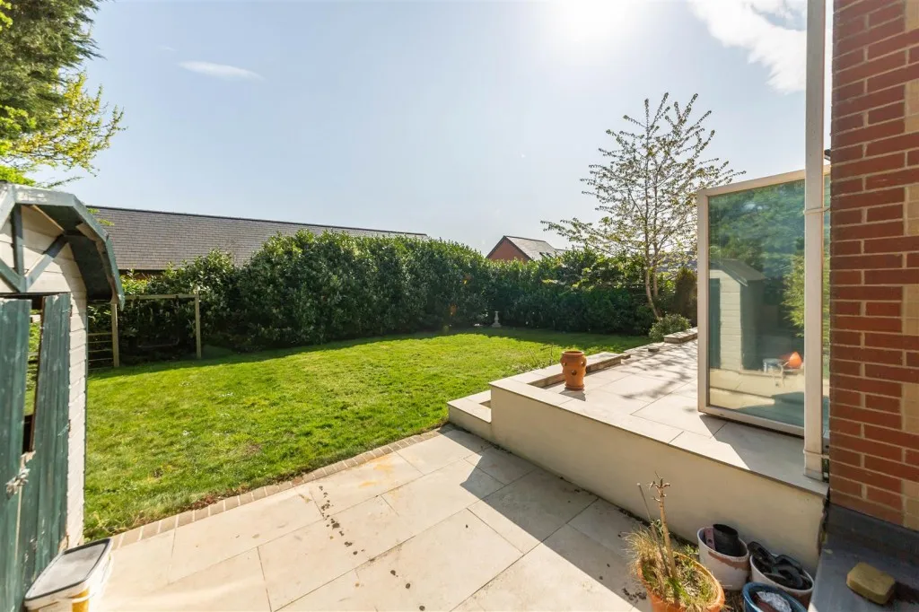 Lane End, Catbrain Lane, Cribbs Causeway, Bristol, BS10 7TJ, photo 19