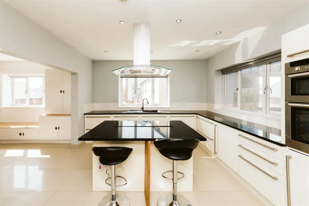Lane End, Catbrain Lane, Cribbs Causeway, Bristol, BS10 7TJ, photo 27