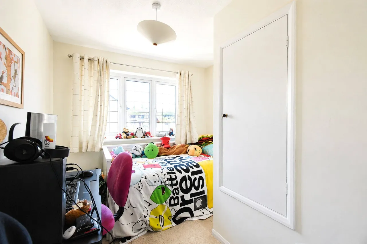 Squarefield Gardens, Hook, Hampshire, RG27 9QH, photo 10