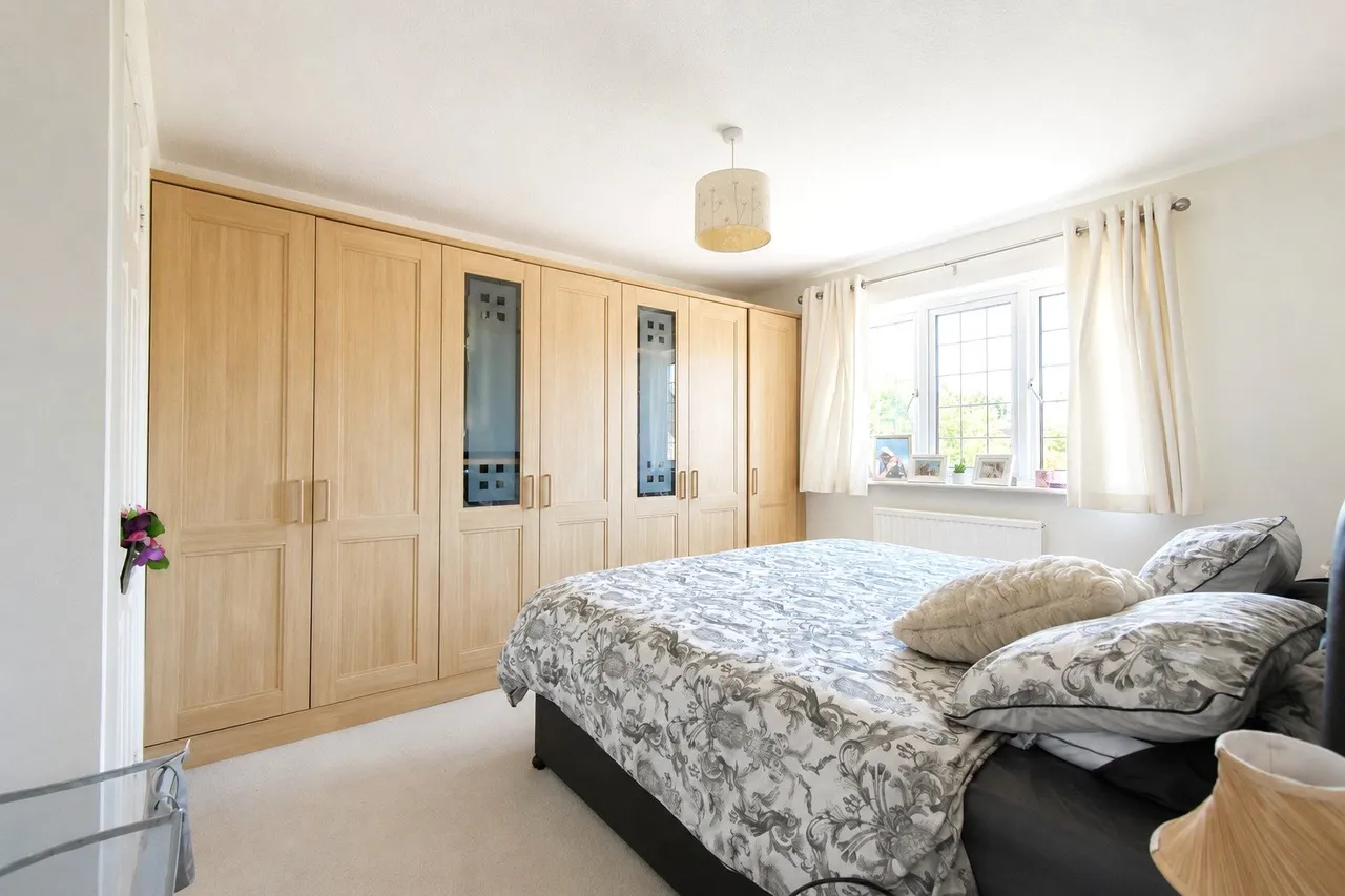 Squarefield Gardens, Hook, Hampshire, RG27 9QH, photo 7