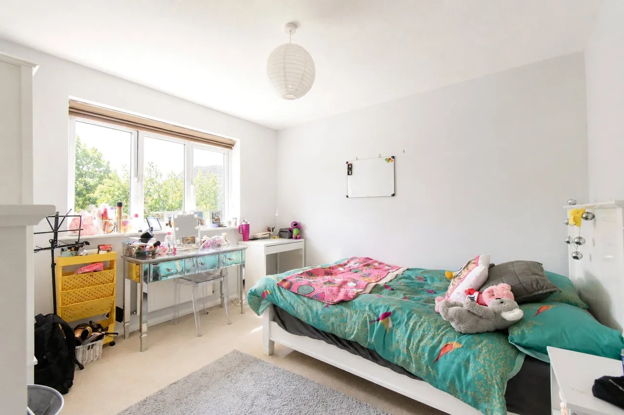 Squarefield Gardens, Hook, Hampshire, RG27 9QH, photo 8