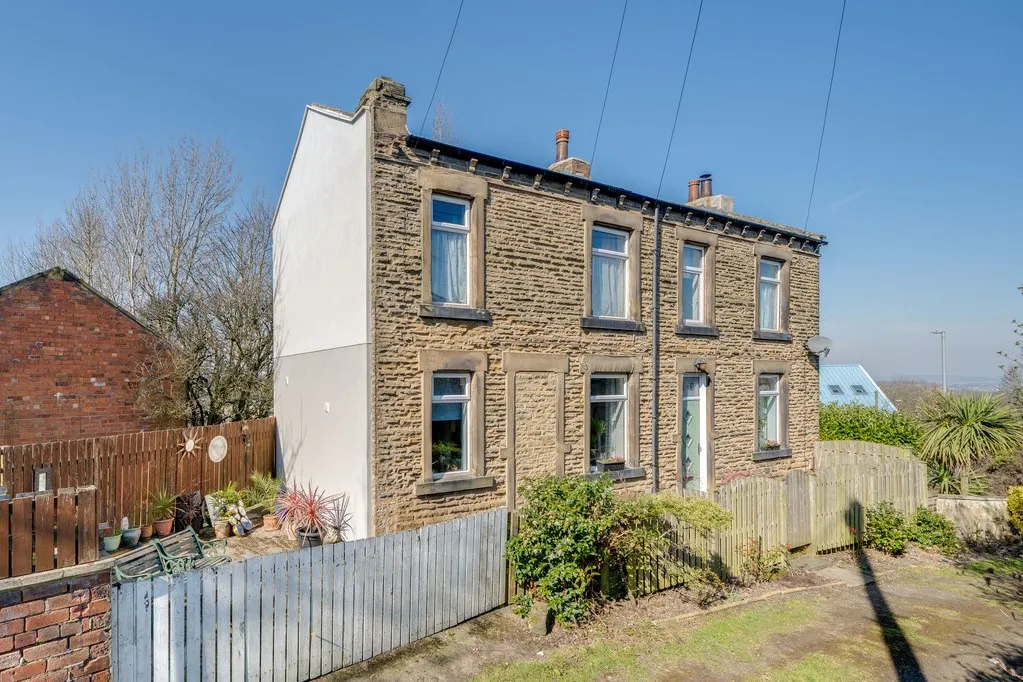 Penfield Road, Drighlington BD11 1DJ, photo 2
