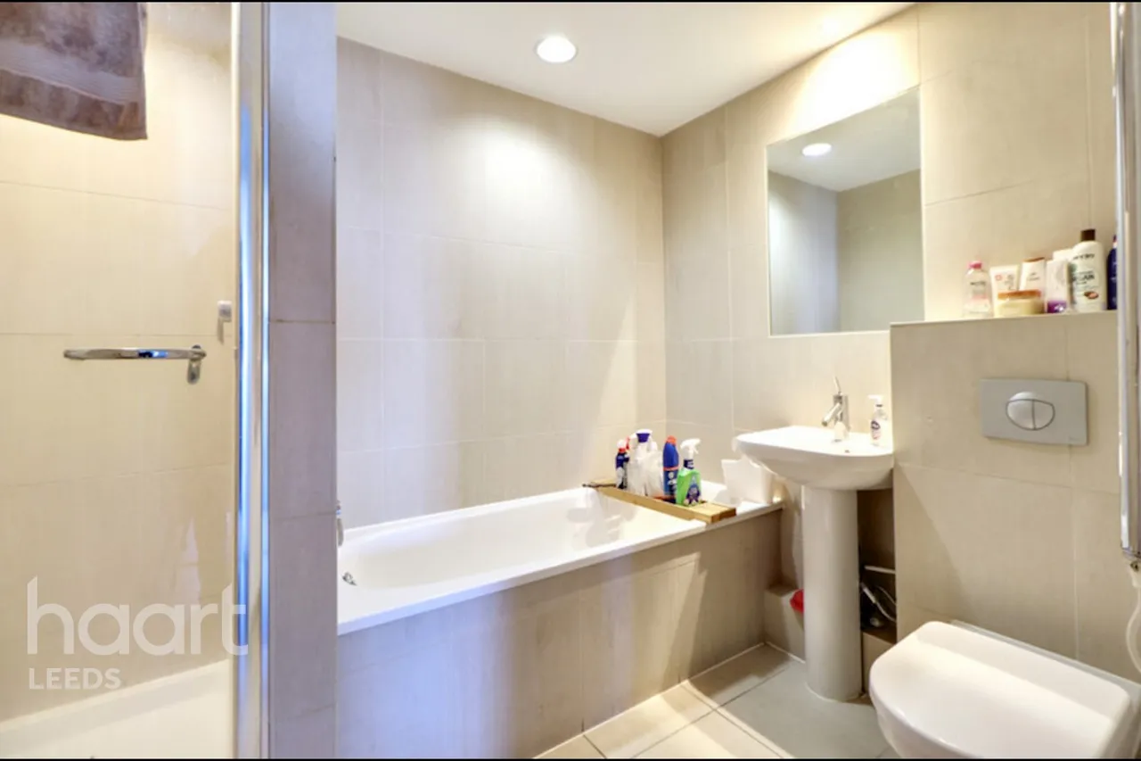 Water Lane, Leeds, LS11, photo 5