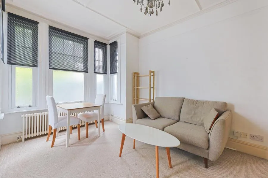 Sutton Lane South, London, W4, photo 8