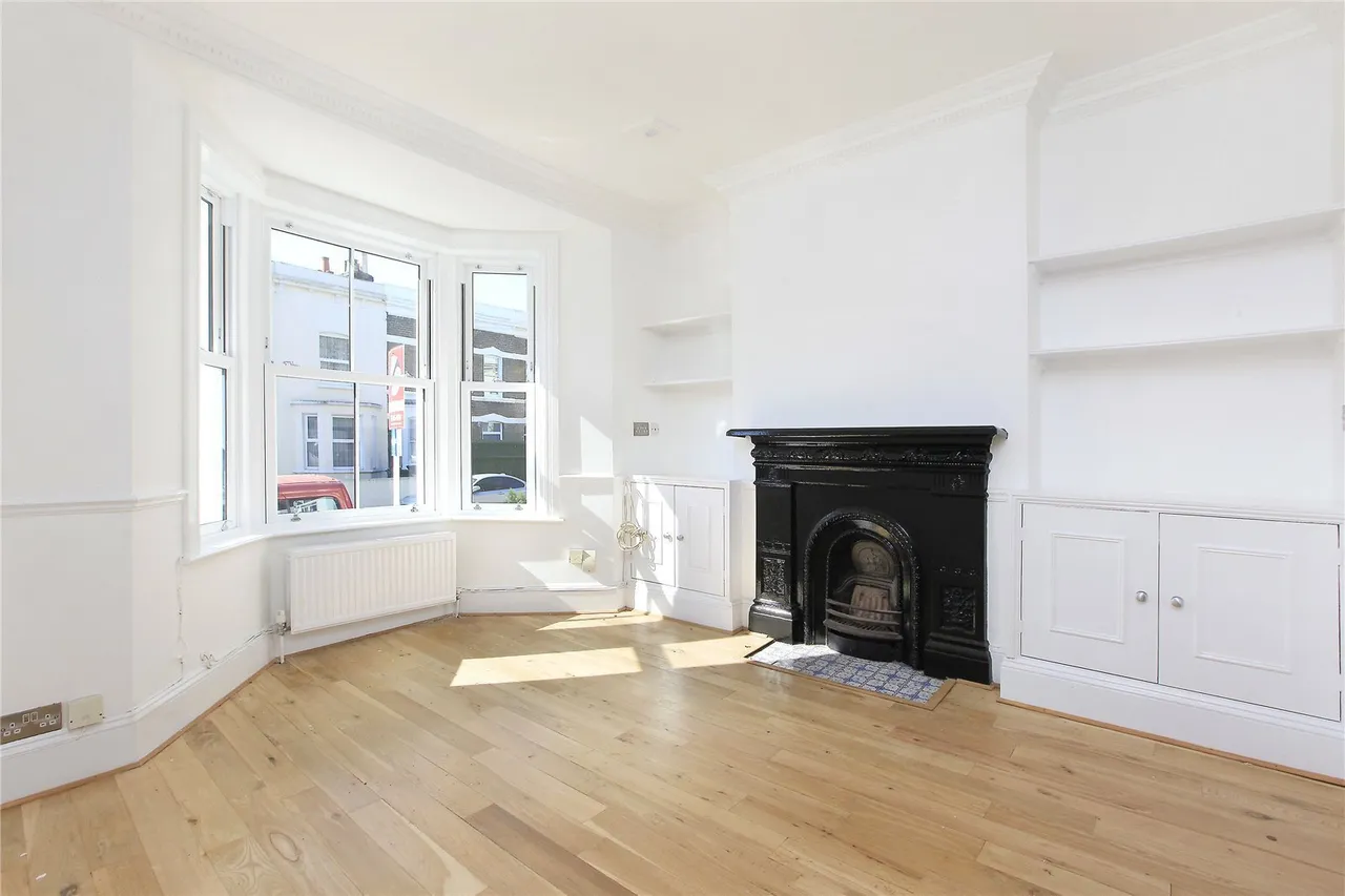 Ferndale Road, London, SW4, photo 2