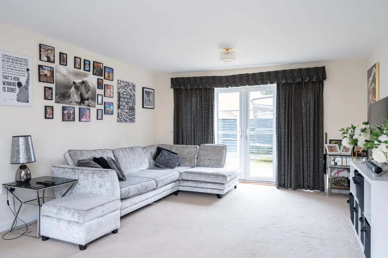 Churchill Way, Broadbridge Heath, RH12, photo 16