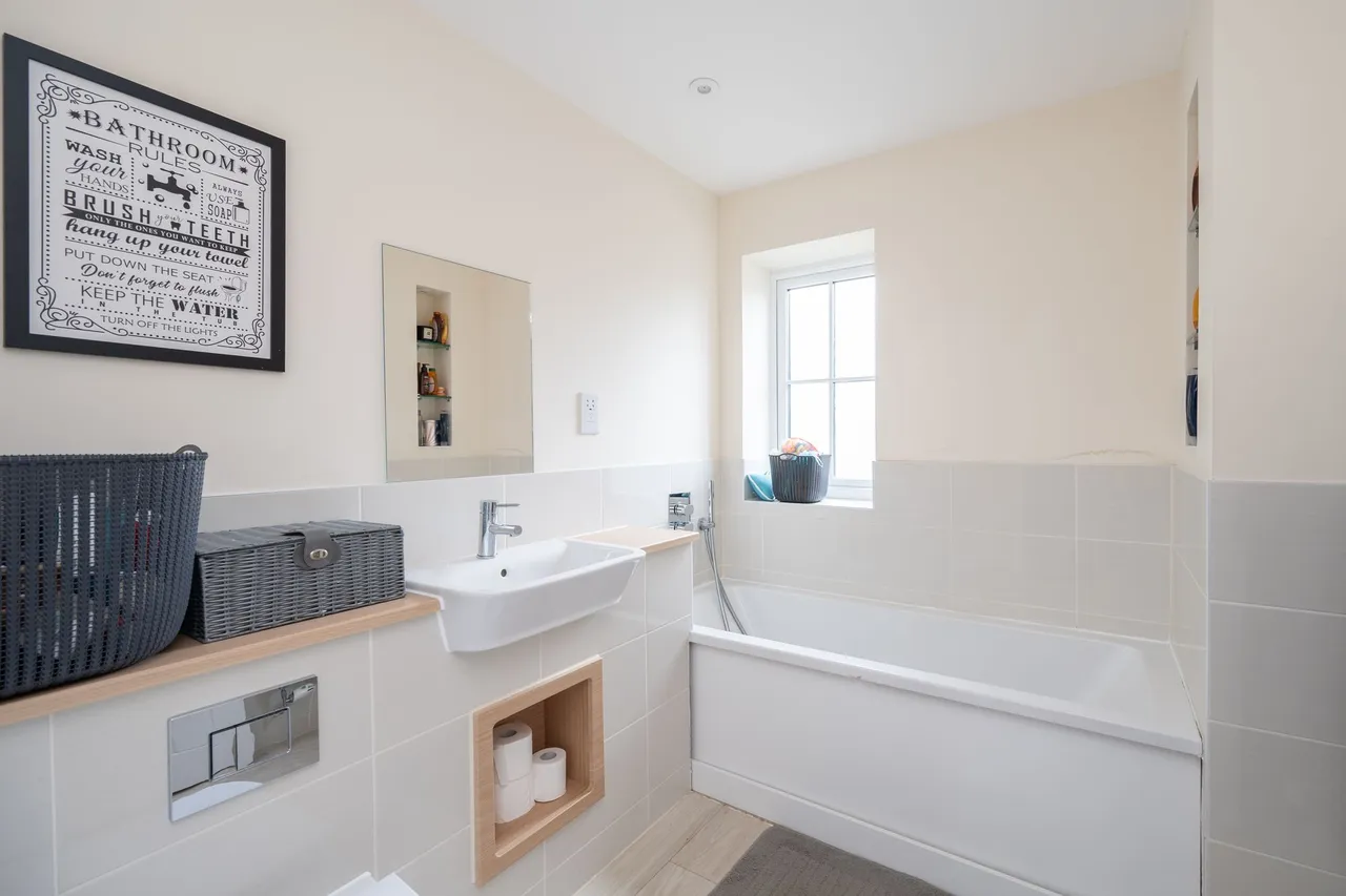 Churchill Way, Broadbridge Heath, RH12, photo 32