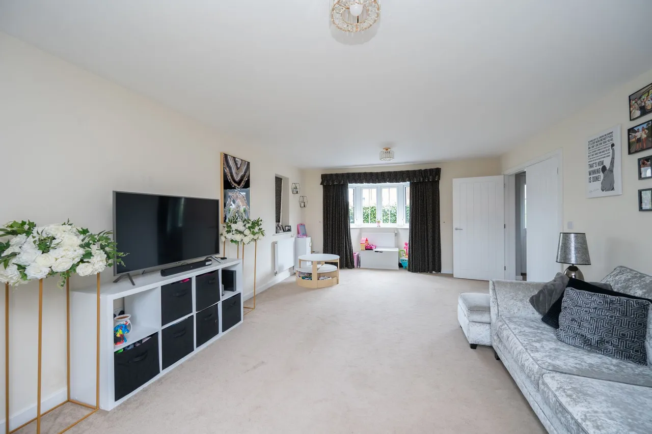 Churchill Way, Broadbridge Heath, RH12, photo 18