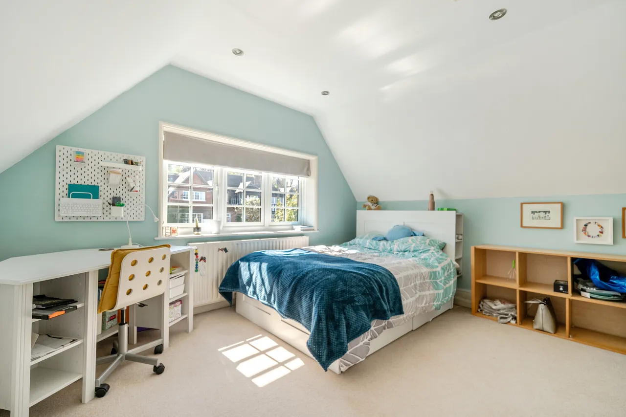College Hill Terrace, HASLEMERE, GU27, photo 11