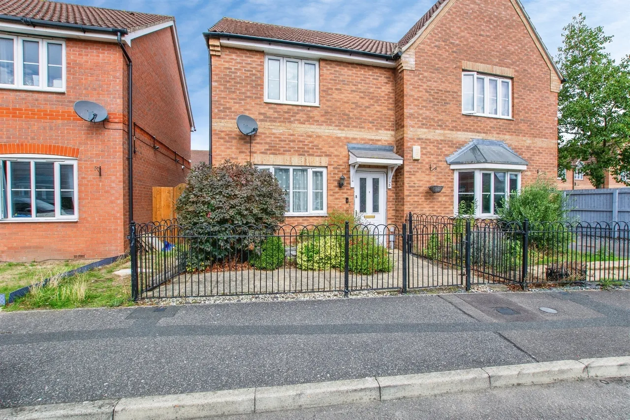 2 bed house for sale — Copperfields, WISBECH