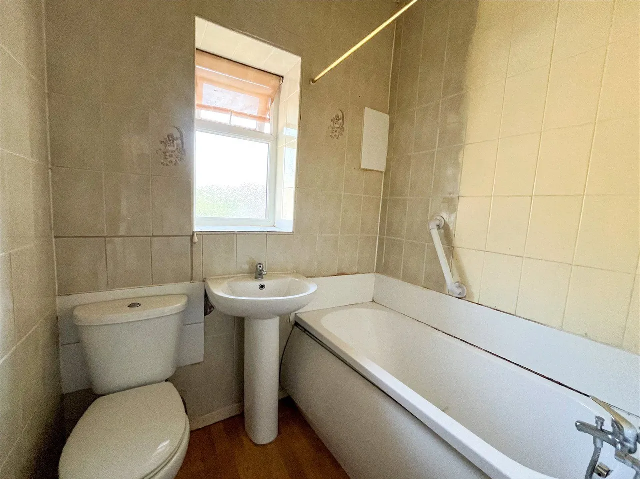 Jackson Street, Springhead, OL4, photo 6