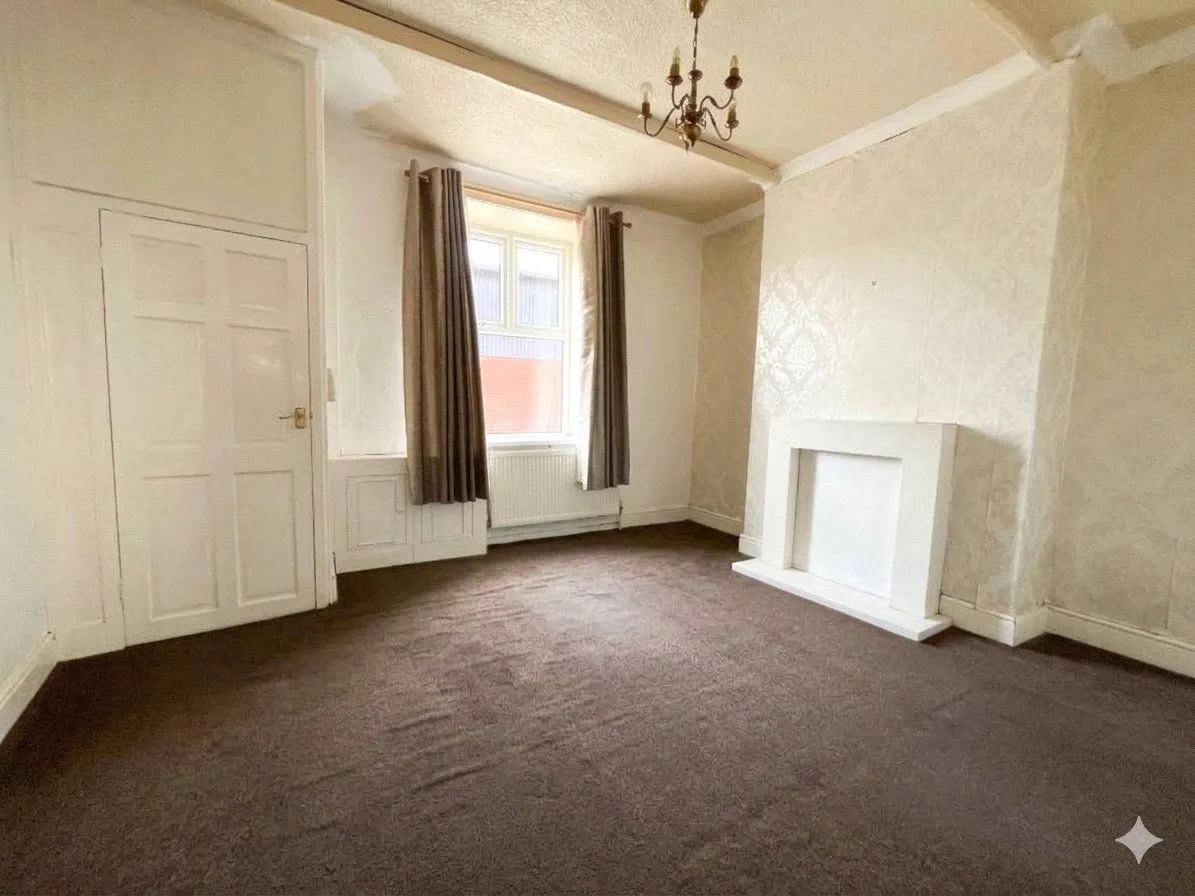 Jackson Street, Springhead, OL4, photo 2