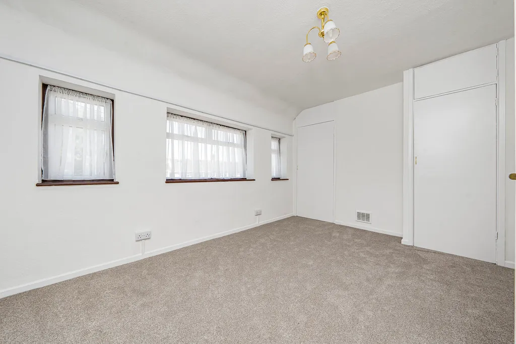 Campion Close, Hillingdon, UB8, photo 14
