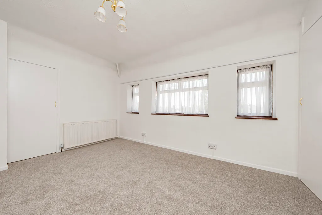 Campion Close, Hillingdon, UB8, photo 17