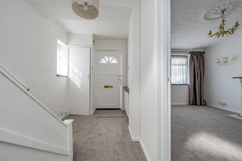 Campion Close, Hillingdon, UB8, photo 8