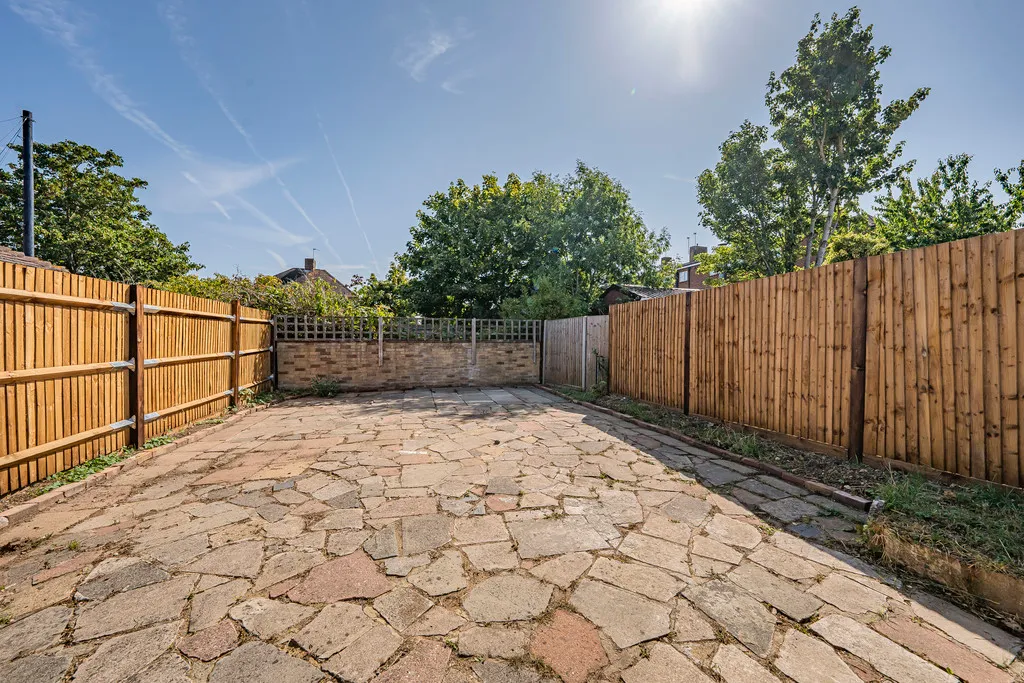 Campion Close, Hillingdon, UB8, photo 28