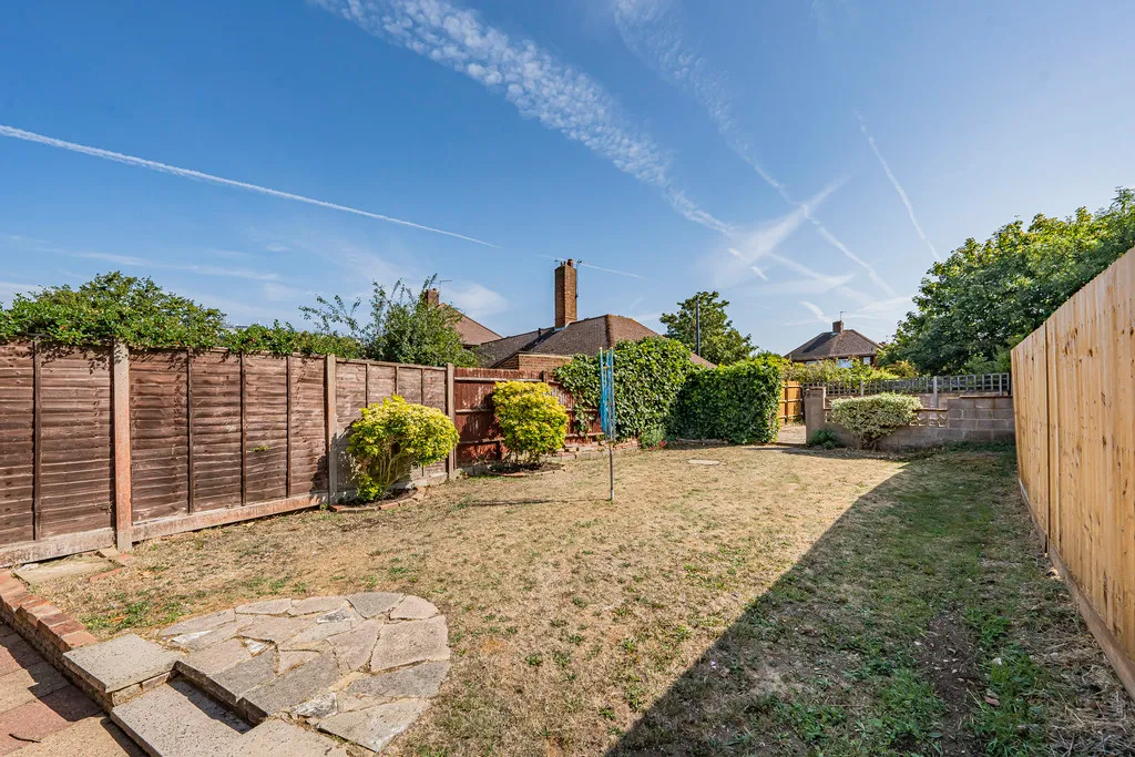 Campion Close, Hillingdon, UB8, photo 3