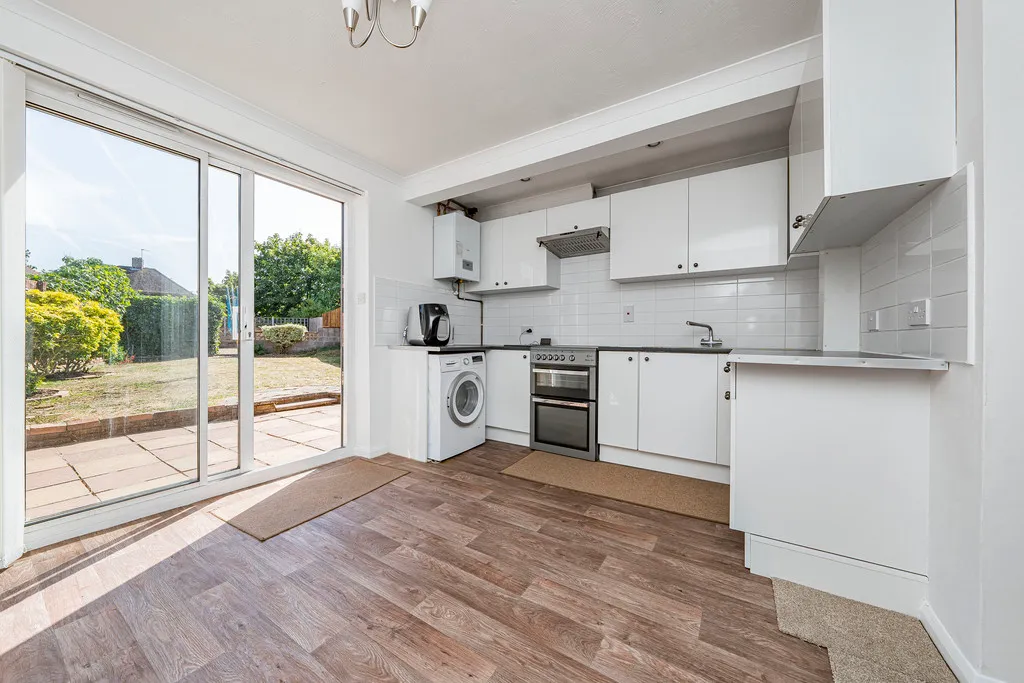 Campion Close, Hillingdon, UB8, photo 2