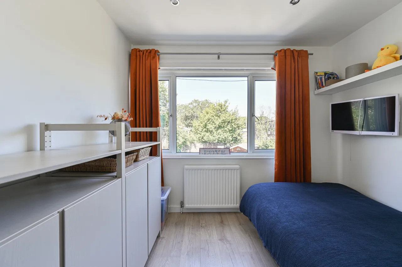 31 Clarence Crescent, London, photo 10