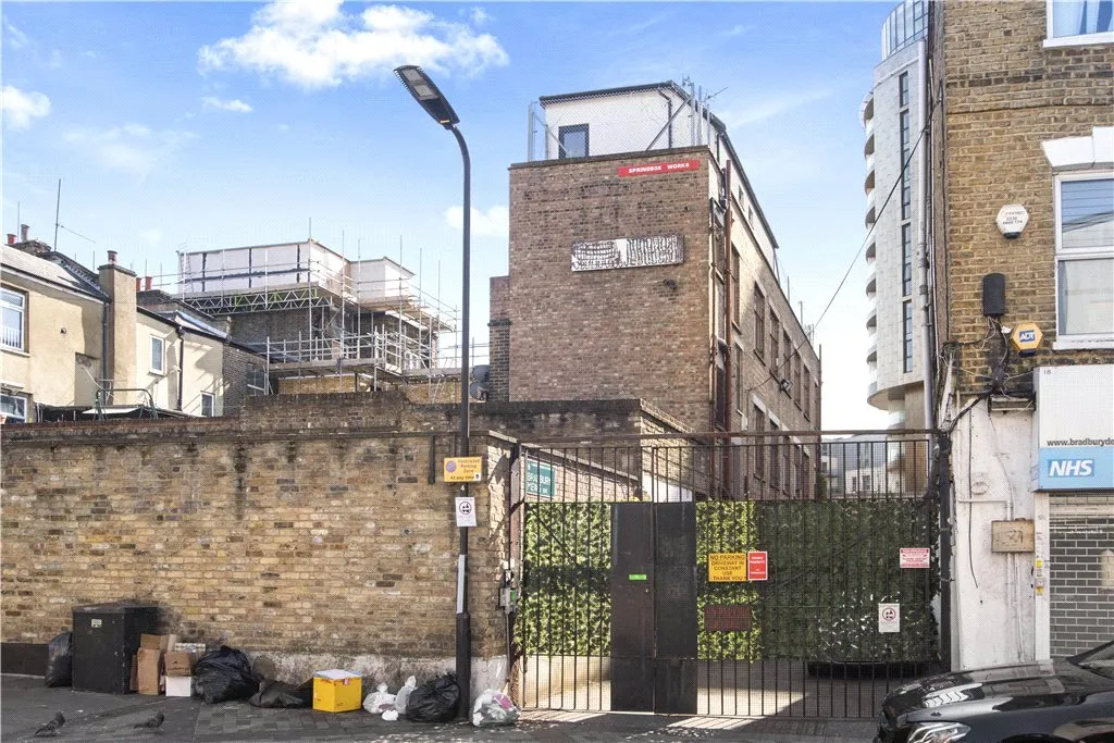 Bradbury Mews, London, N16, photo 13