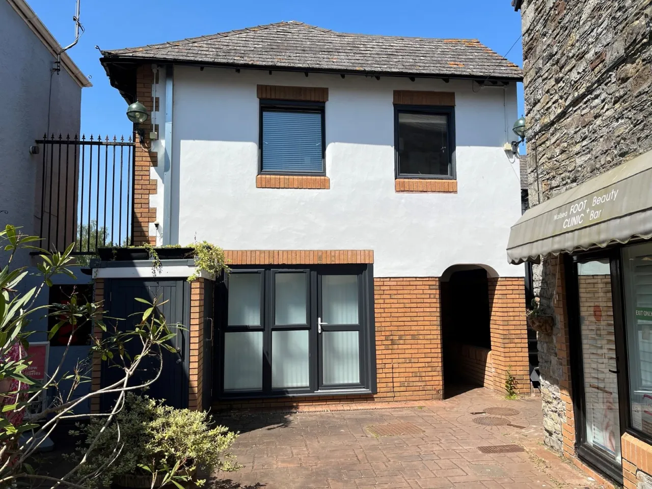 2 bed flat for sale, High Street, Nailsea, BS48