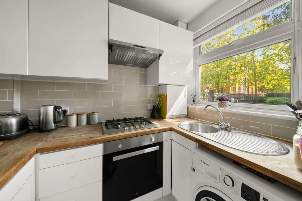 Oldfield Lane North, Greenford, photo 4
