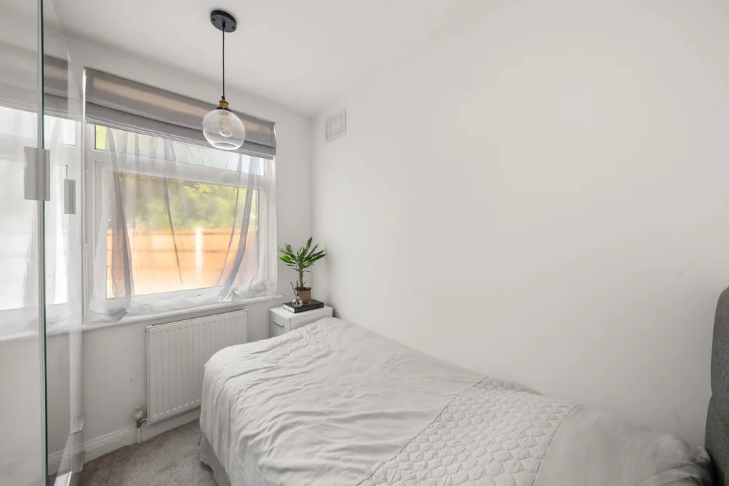 Oldfield Lane North, Greenford, photo 7