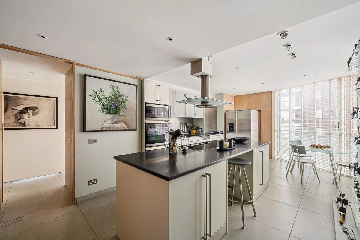 Hester Road, London, SW11, photo 11