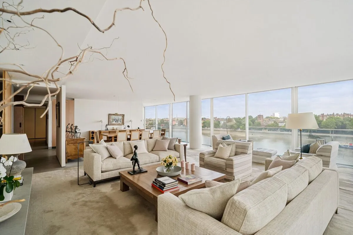 3 bed flat for sale, Hester Road, London, SW11