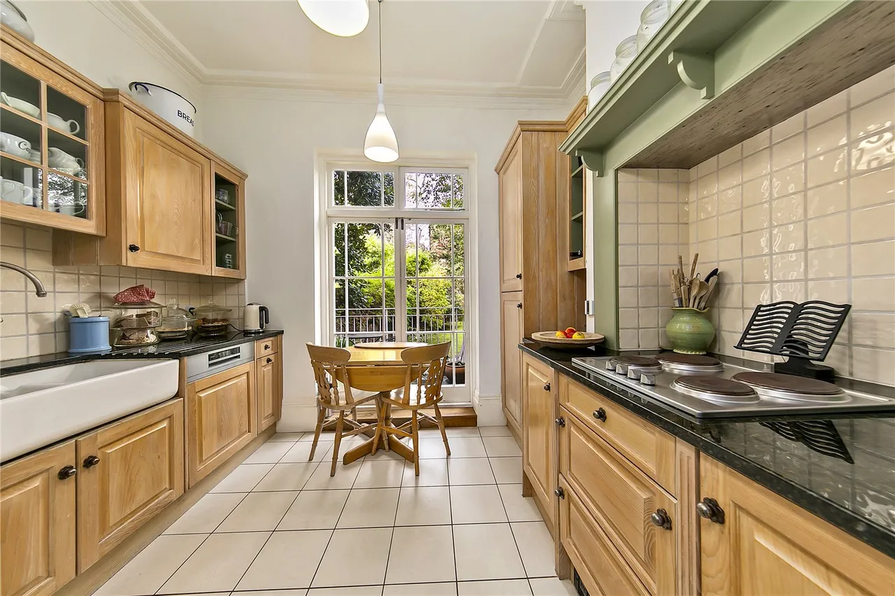 Queens Road, Richmond, TW10, photo 12