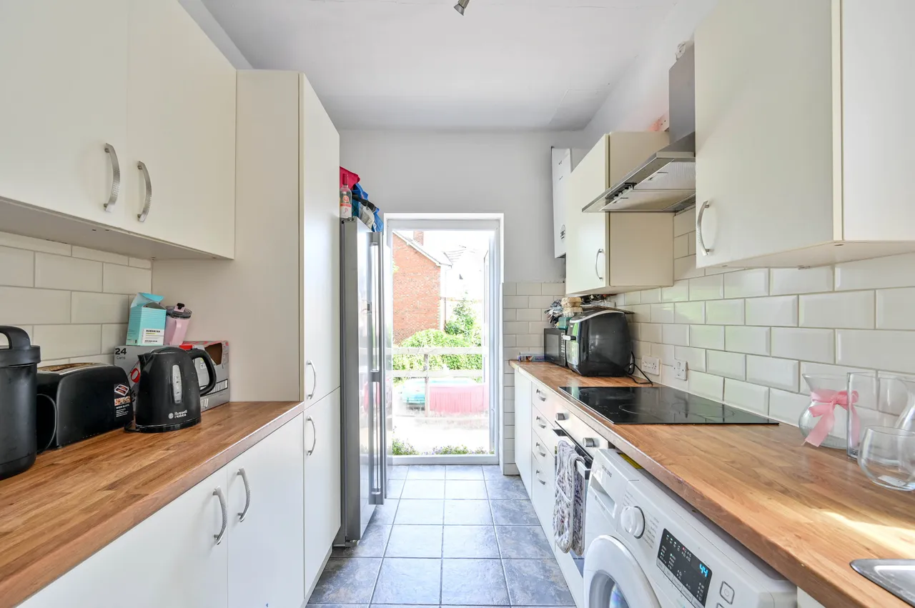 36 Guildford Park Road, photo 4