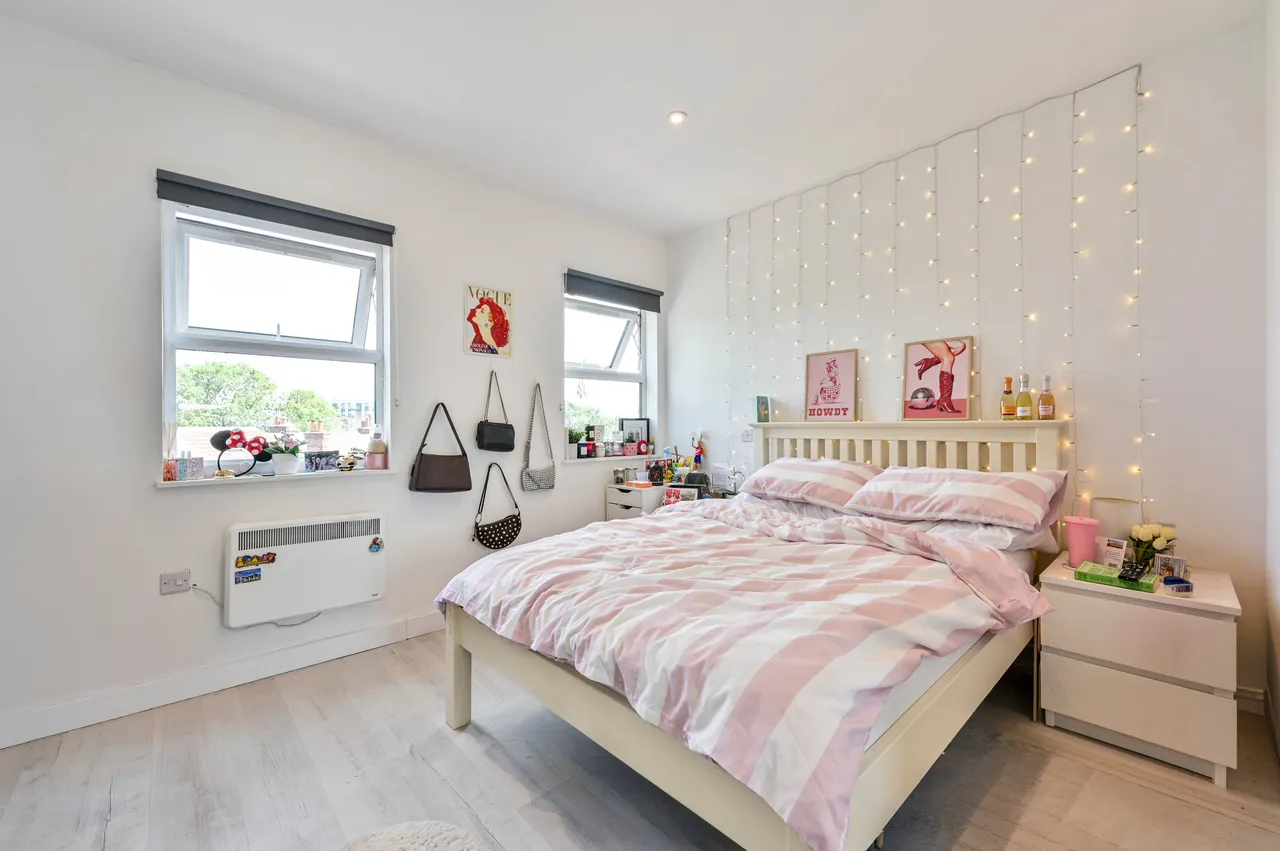 36 Guildford Park Road, photo 9