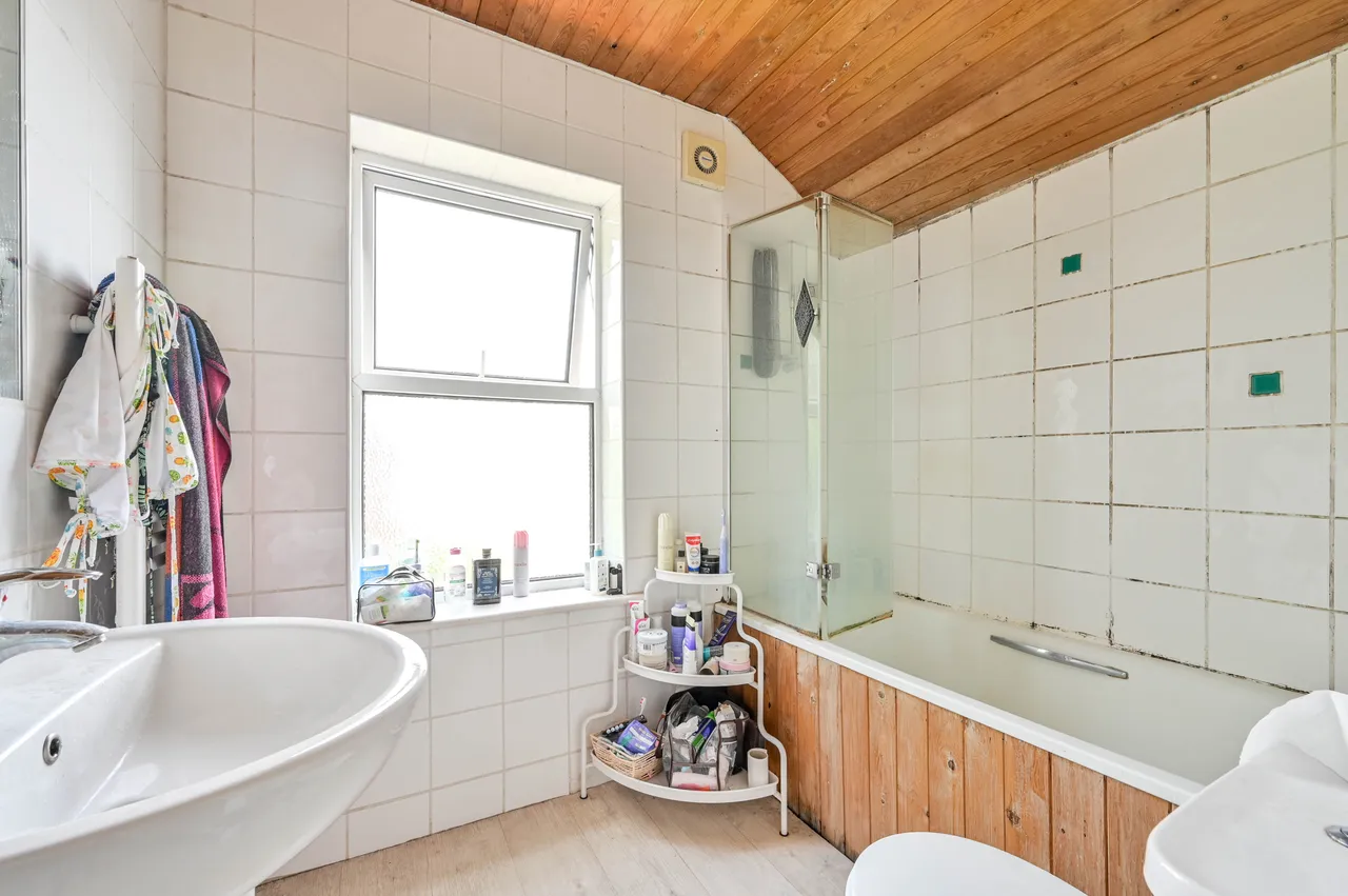 36 Guildford Park Road, photo 10