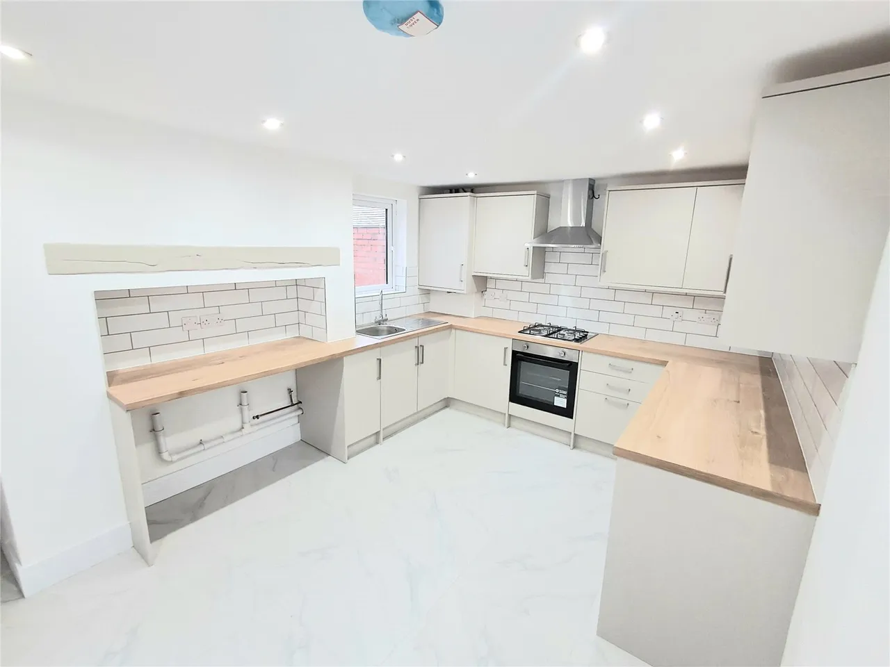 Wimblebury Road, Heath Hayes, Cannock, Staffordshire, WS12, photo 2