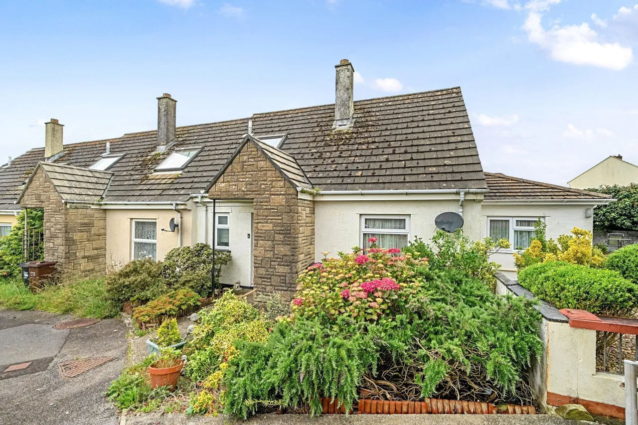 3 bed property for sale, Cunnack Close, Helston, TR13