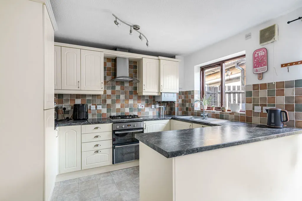 Treborough, Furzton, Milton Keynes, Buckinghamshire, MK4 1LR, photo 11