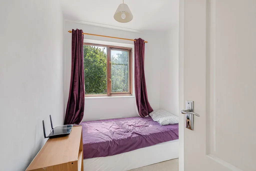 Treborough, Furzton, Milton Keynes, Buckinghamshire, MK4 1LR, photo 9