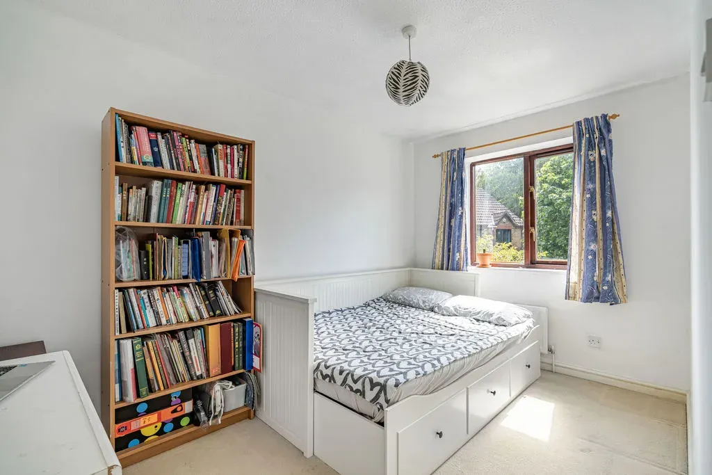 Treborough, Furzton, Milton Keynes, Buckinghamshire, MK4 1LR, photo 4