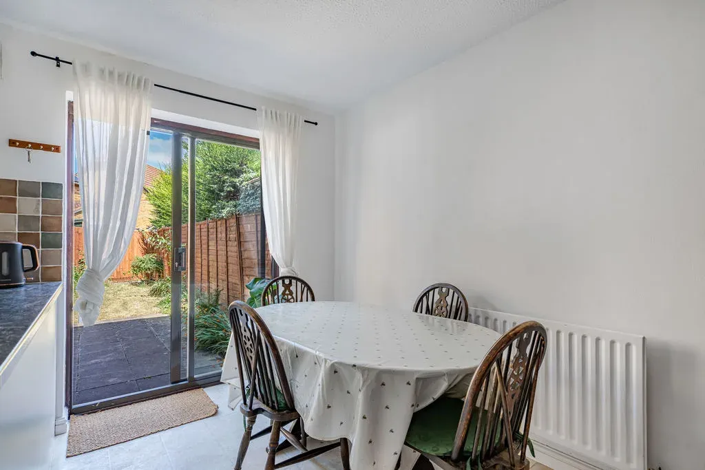 Treborough, Furzton, Milton Keynes, Buckinghamshire, MK4 1LR, photo 8