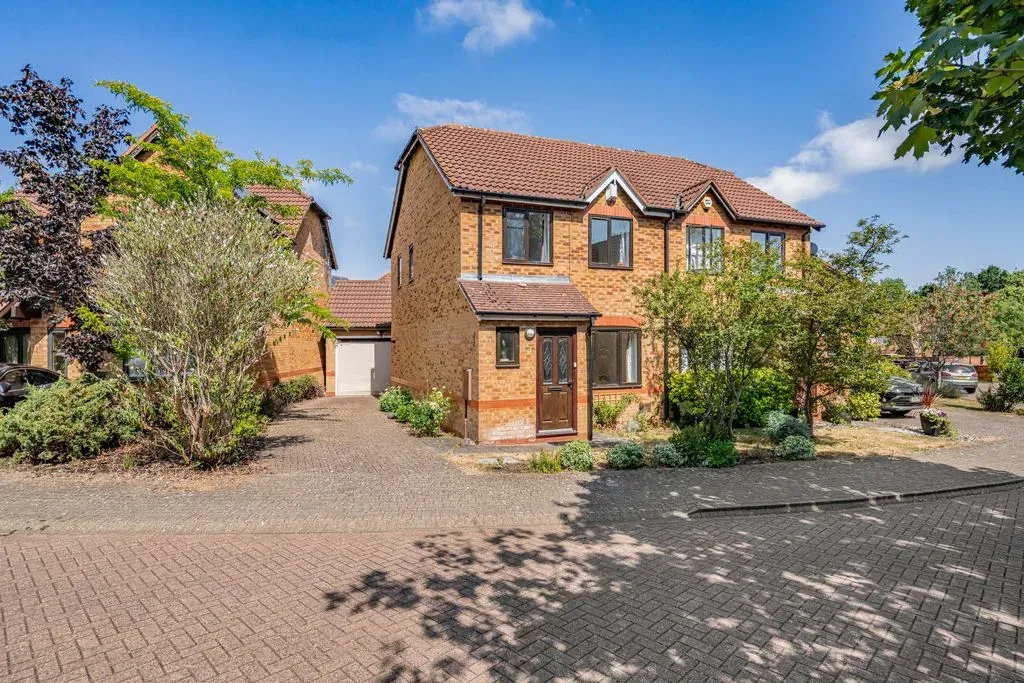 3 bed house for sale — Treborough, Furzton, Milton Keynes, Buckinghamshire, MK4 1LR