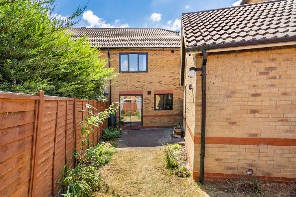 Treborough, Furzton, Milton Keynes, Buckinghamshire, MK4 1LR, photo 14