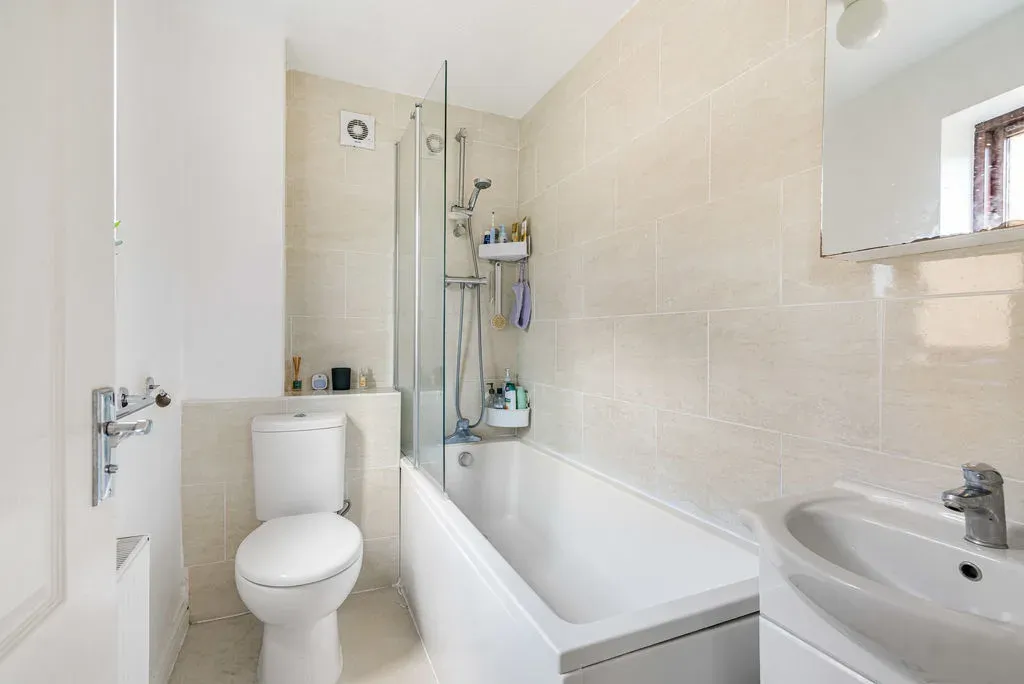 Treborough, Furzton, Milton Keynes, Buckinghamshire, MK4 1LR, photo 10