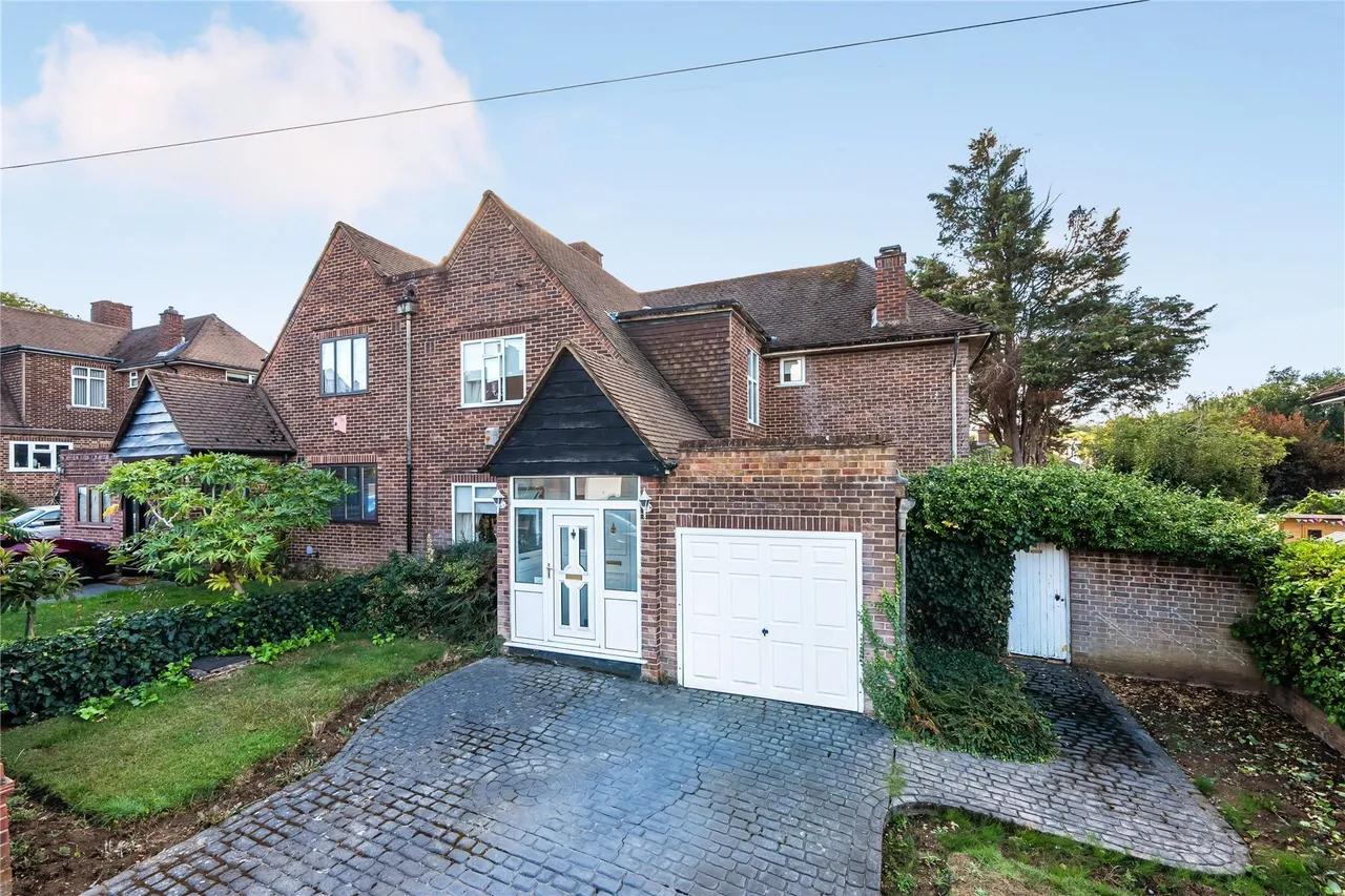 3 bed house for sale, Hever Croft, London, SE9