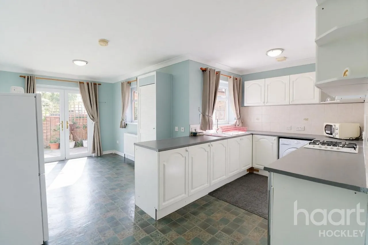 Greensward Lane, Hockley, SS5, photo 2