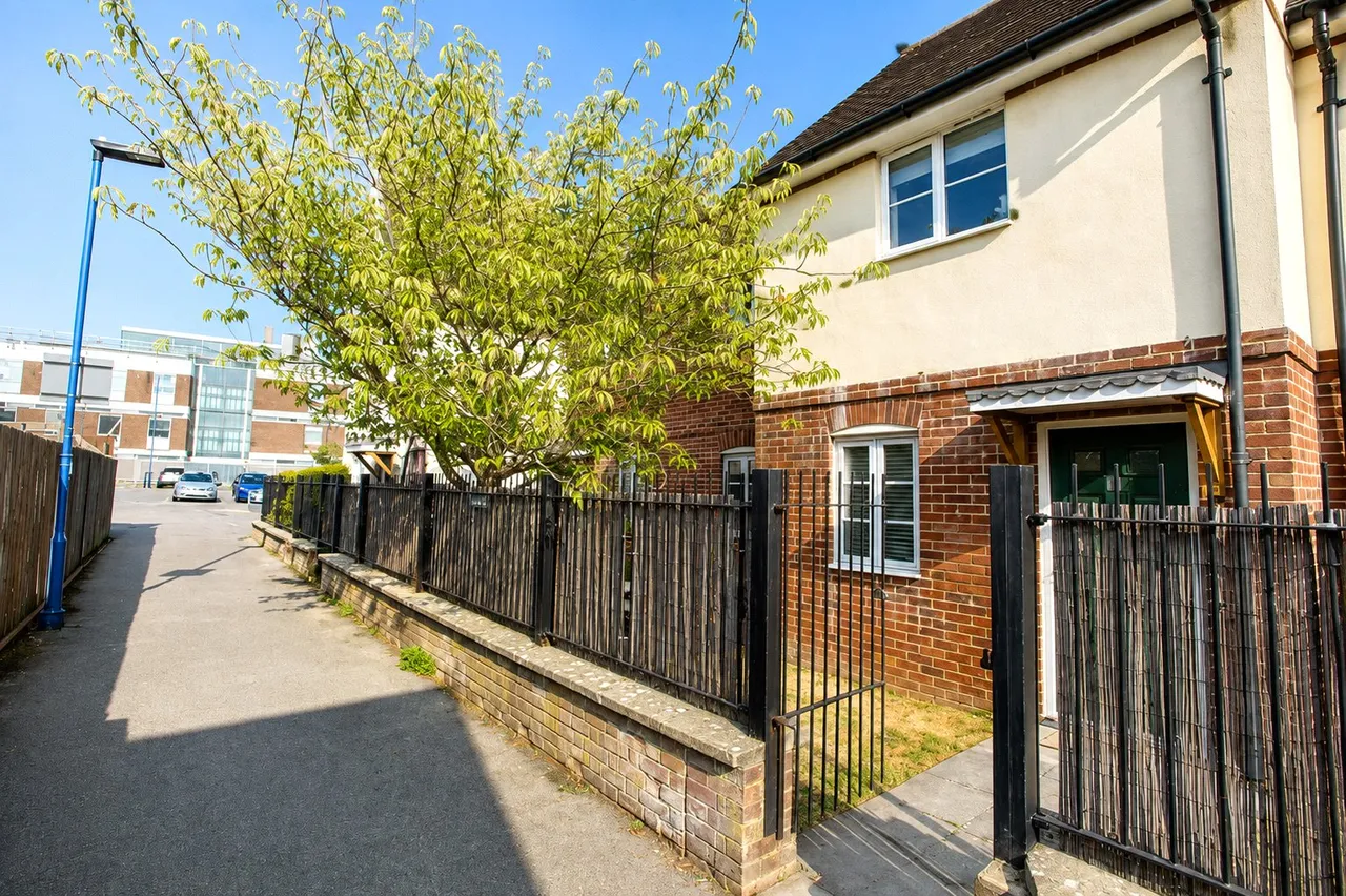 Old Drum Mews, Petersfield, GU32, photo 8