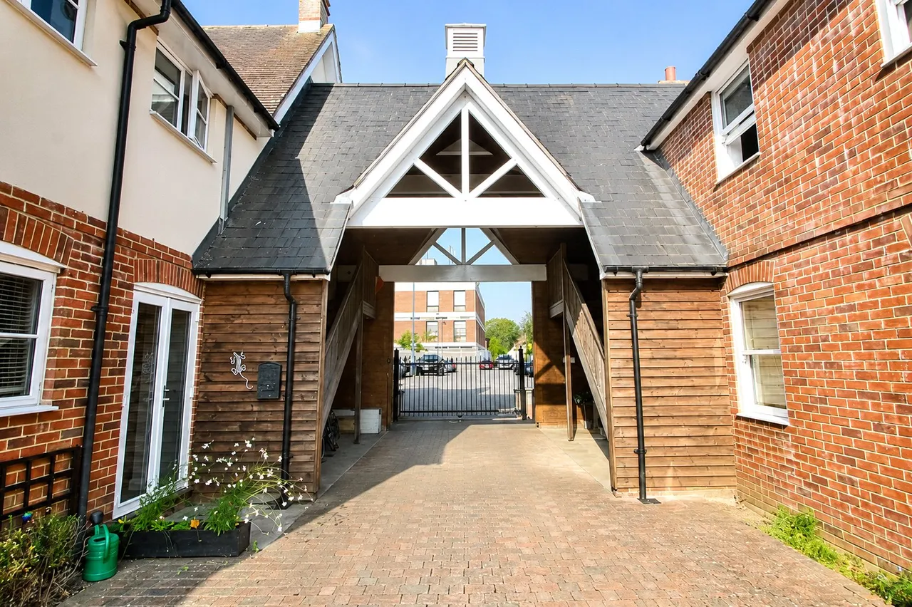 Old Drum Mews, Petersfield, GU32, photo 7
